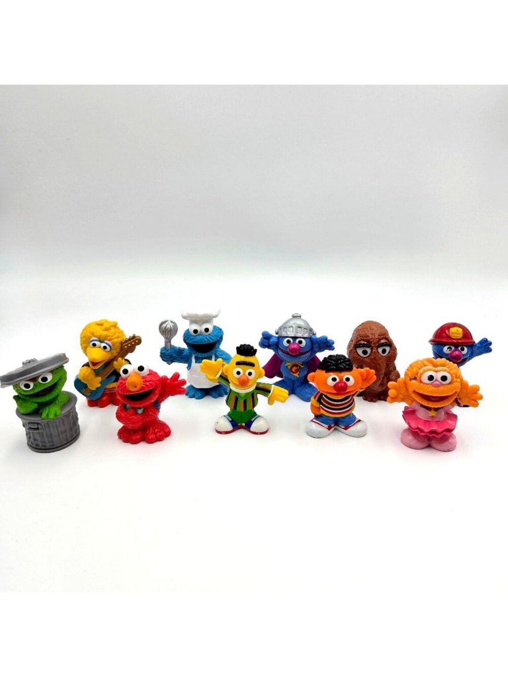 Sesame Street Workshop Figures Hasbro 2010 Zoe Snuffy Oscar Elmo Bert Read